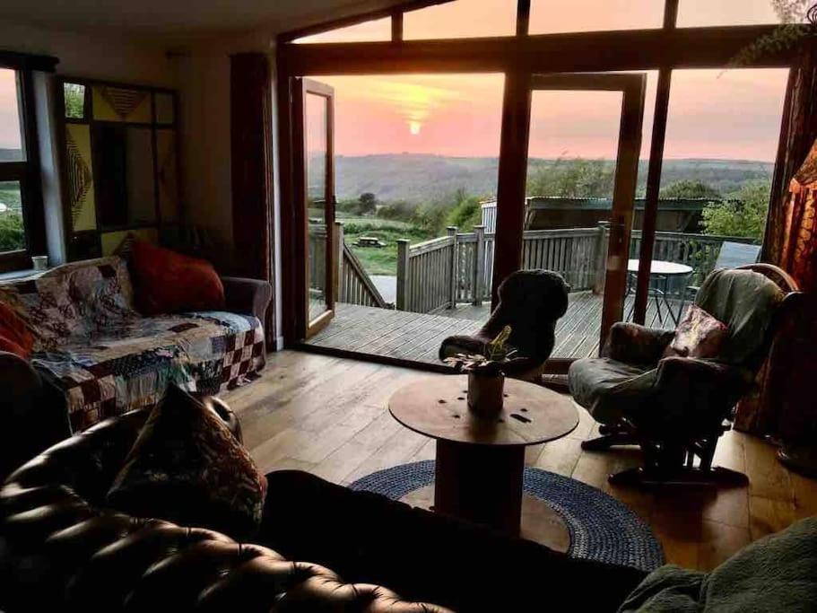Spacious Cabin On Isolated Farm With Sea View 뷰드 외부 사진