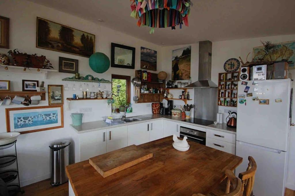 Spacious Cabin On Isolated Farm With Sea View 뷰드 외부 사진
