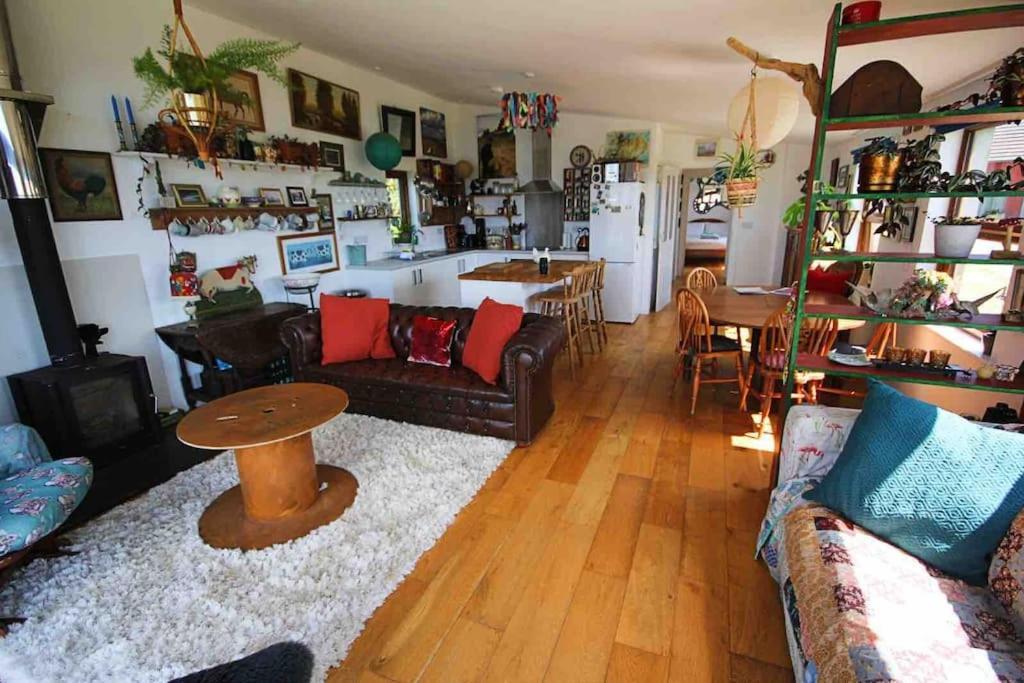 Spacious Cabin On Isolated Farm With Sea View 뷰드 외부 사진
