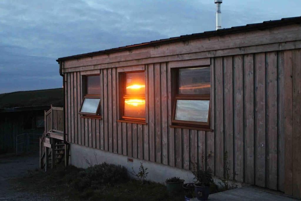 Spacious Cabin On Isolated Farm With Sea View 뷰드 외부 사진