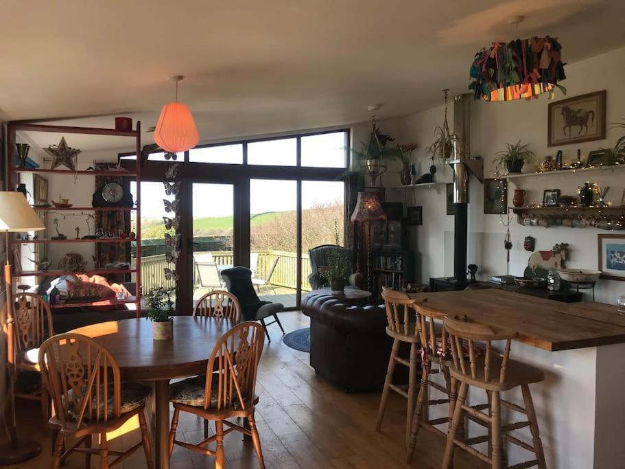 Spacious Cabin On Isolated Farm With Sea View 뷰드 외부 사진